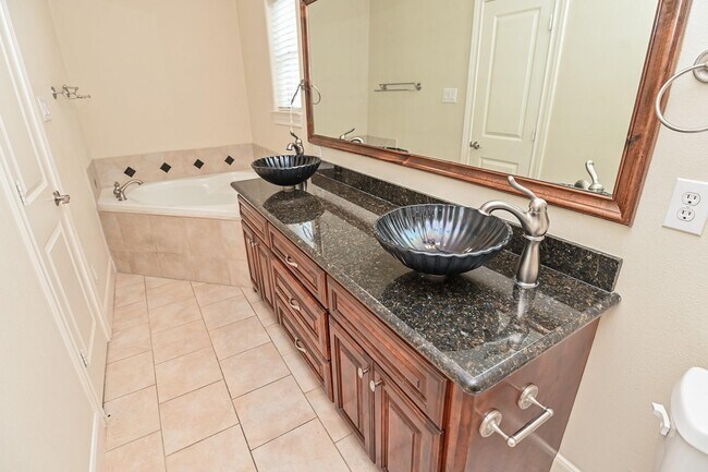 Building Photo - 5813 Washington Ave