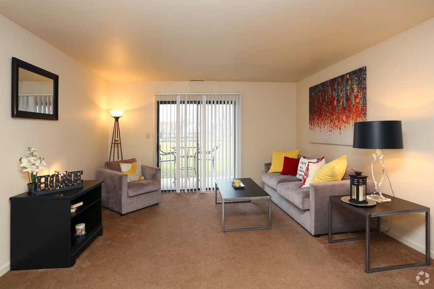 2BR, 1BA - Living Room - Douglas Pointe Apartments