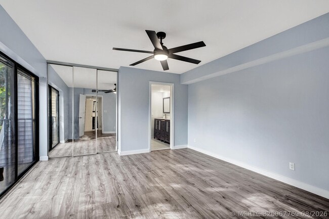 Building Photo - 736 NW 98th Cir