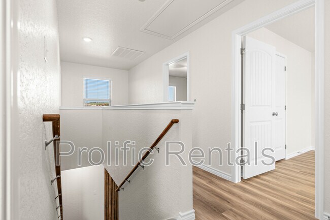 Building Photo - 103 Lost Trl