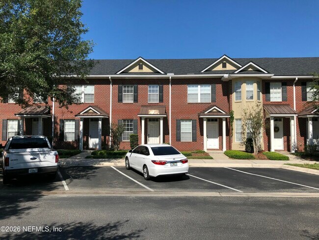 Building Photo - 1520 Fieldview Dr