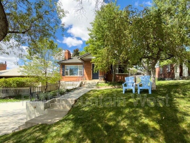 Building Photo - 2323 Bryan Ave