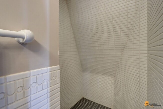 Building Photo - 1835 W 15th Ave