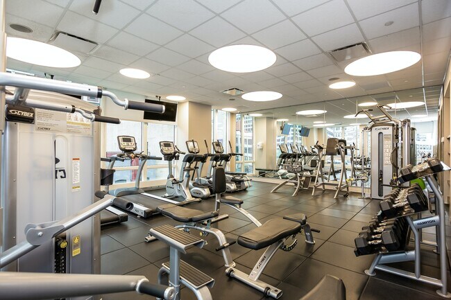 Building Photo - Corner studio with W/D in unit