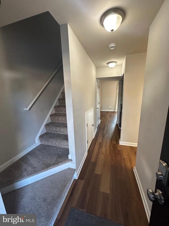 Building Photo - 2069 Tanglewood Dr