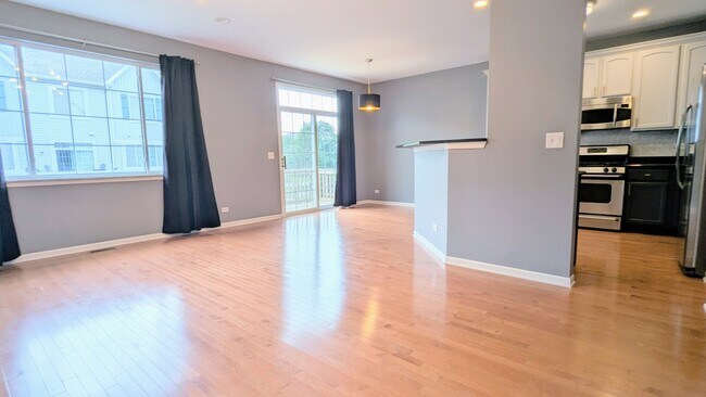 Building Photo - 284 Edmundton Cir