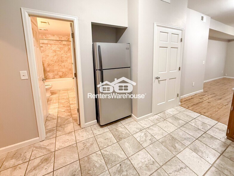 Building Photo - 4413 Umatilla St