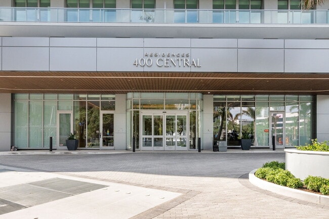 Building Photo - 400 Central Ave