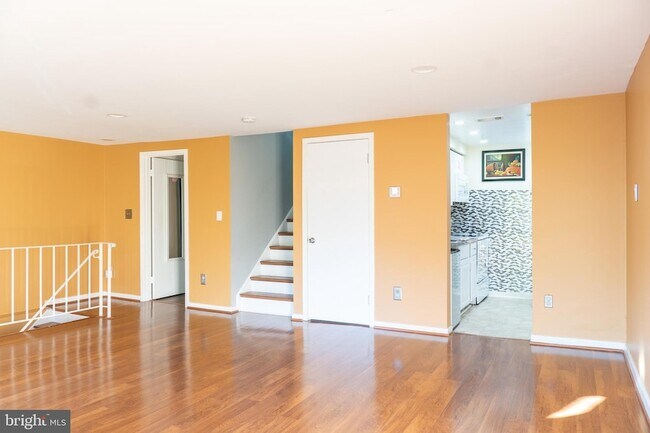 Building Photo - 9804 Hellingly Pl