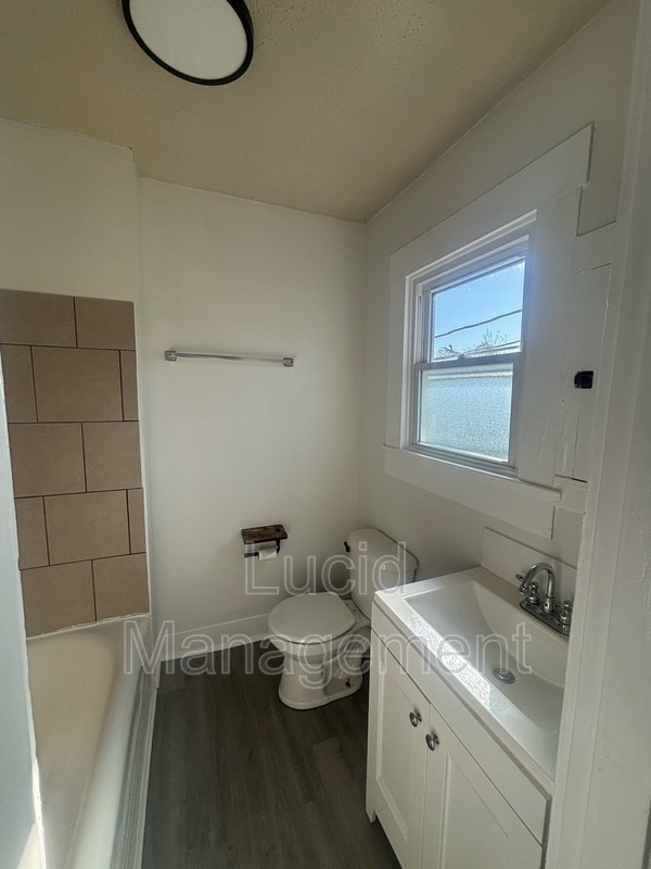 Building Photo - 629 W Market St