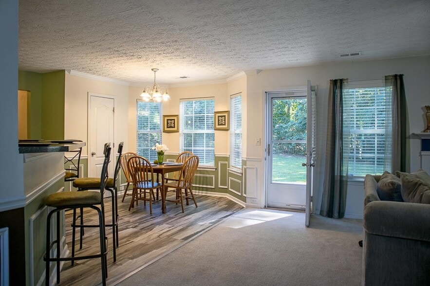Building Photo - Spacious College Park Home | Modern comfort & great amenities