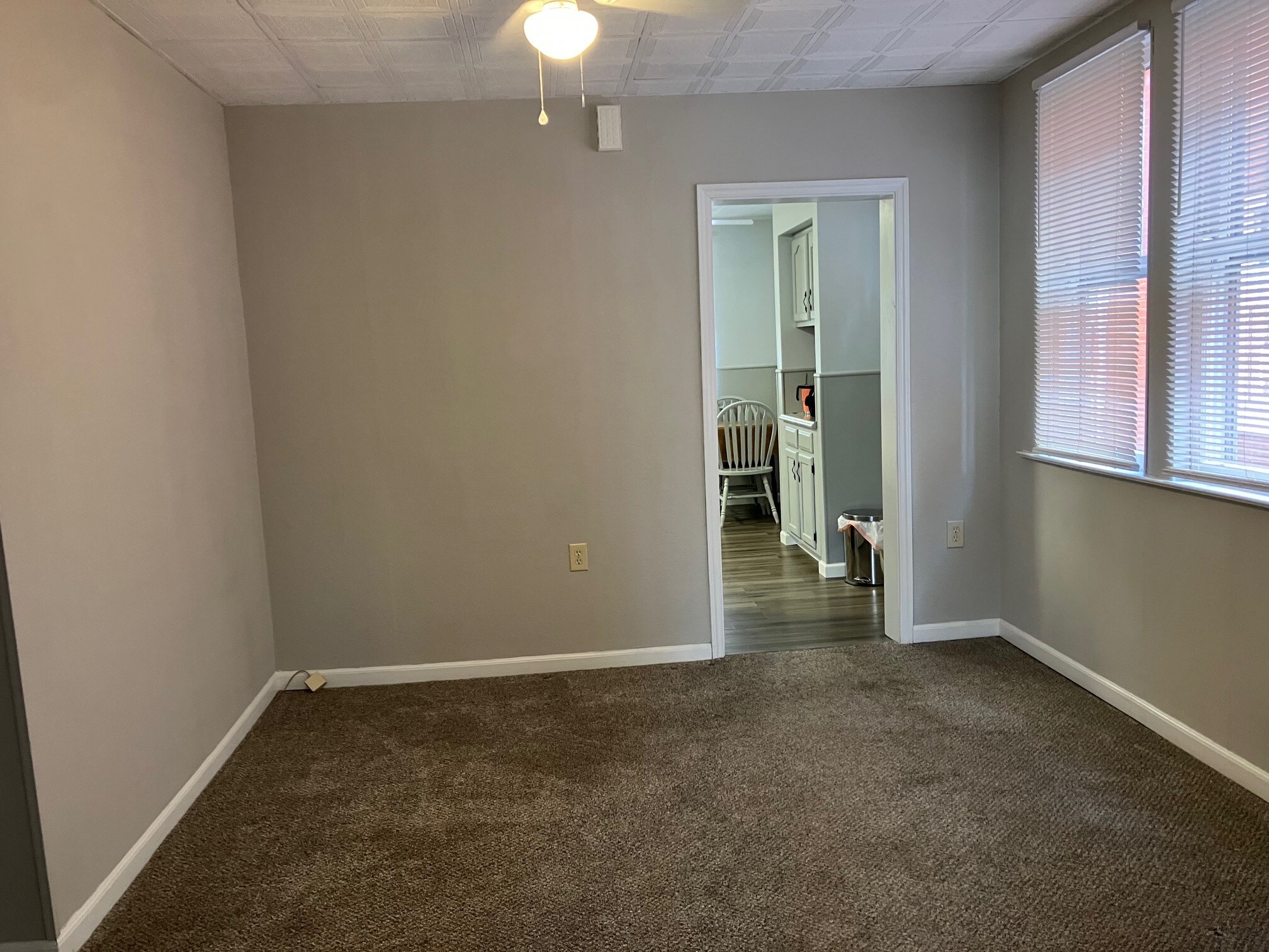 DINING ROOM - 119 W 33rd St
