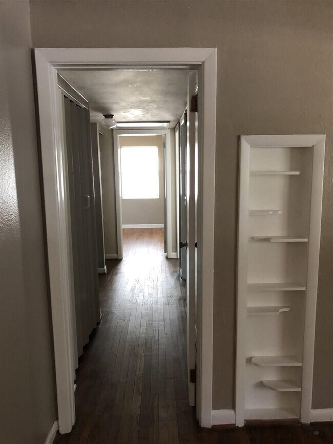 Building Photo - 1811 Atkamire Dr