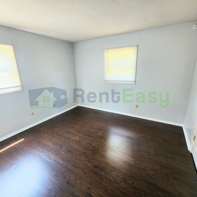 Building Photo - 5916 Vernon Dr