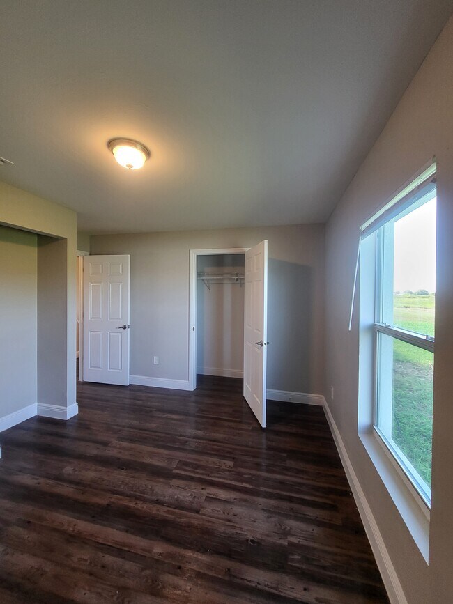 Building Photo - 9031 S Indio Cir
