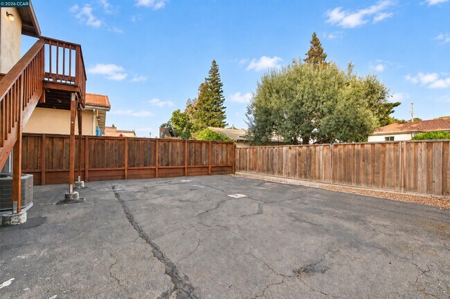 Building Photo - 3121 Alhambra Ave