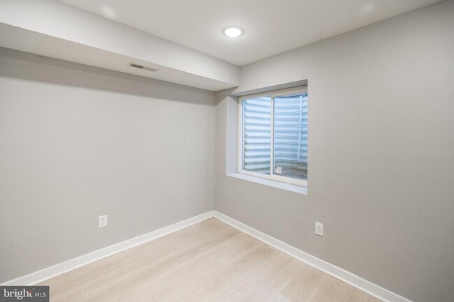 Building Photo - 2428 Jasper St