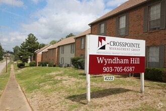 Building Photo - Coming Soon! 2 bed 2 bath Apartment in Sou...