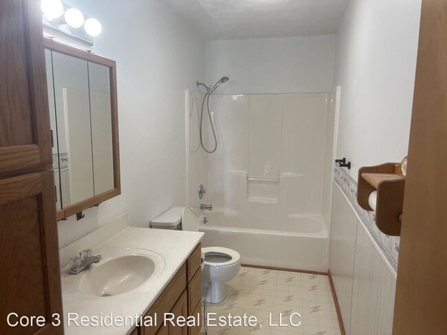 Building Photo - 2 br, 2 bath House - 3051 Twin Lakes Dr