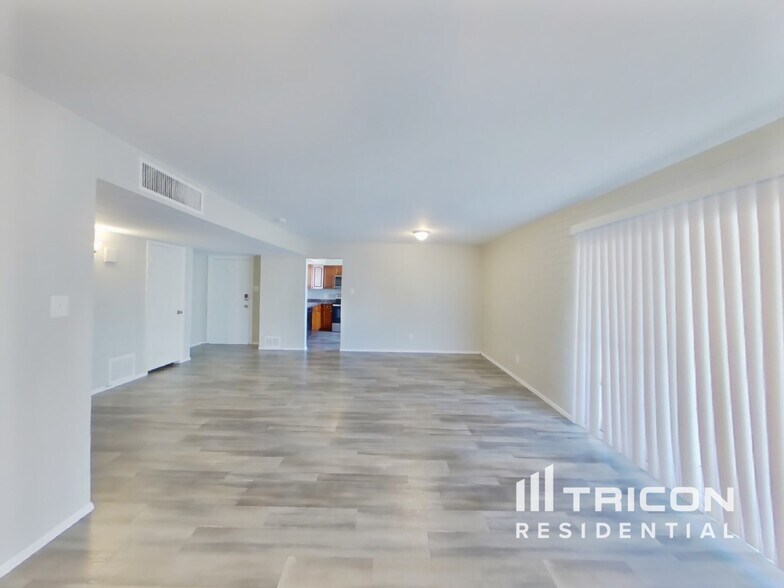 Building Photo - 6006 W Medlock Dr