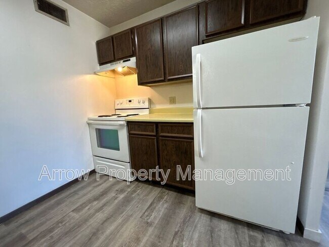 Building Photo - 1004 18th St