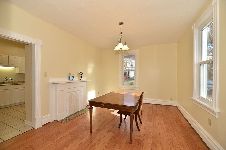 Diningroom - 98 Ohio River Blvd