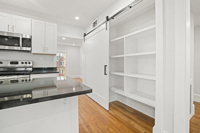 Building Photo - 49 Milwood St