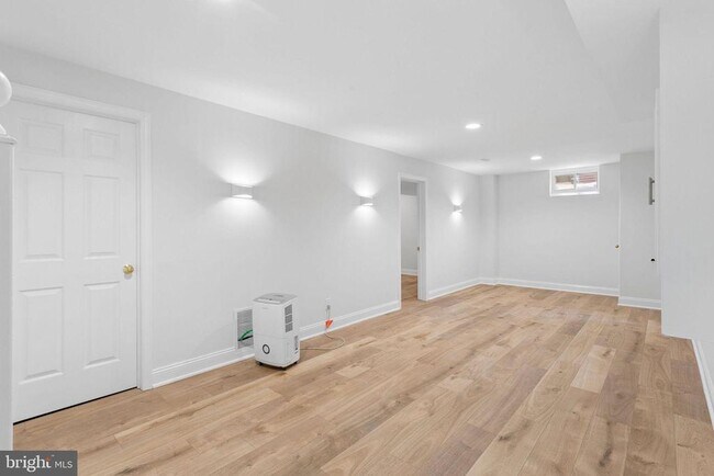 Building Photo - 306 Candlewood Ln