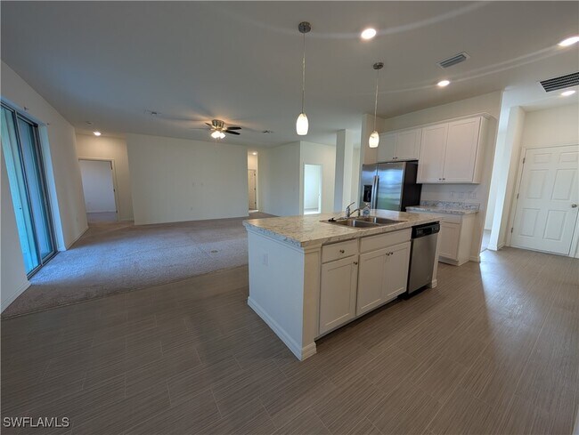 Building Photo - 4208 NE 15th Pl