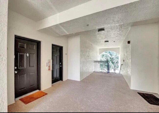 Building Photo - 9857 Baywinds Blvd