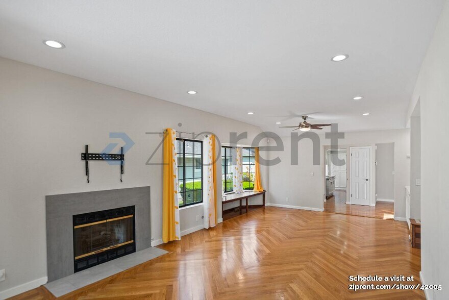 Building Photo - 871 Praderia Cir