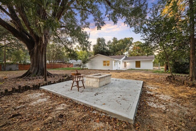 Building Photo - 5411 Logston Ln