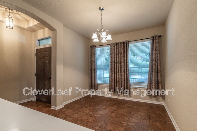 Building Photo - 5420 Nutmeg Tr
