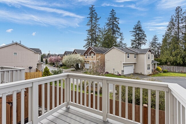 Building Photo - 16124 Cascadian Way