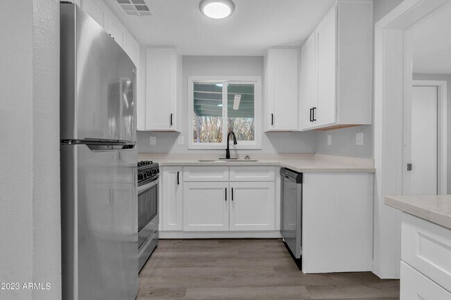 Building Photo - 3110 N 39th St