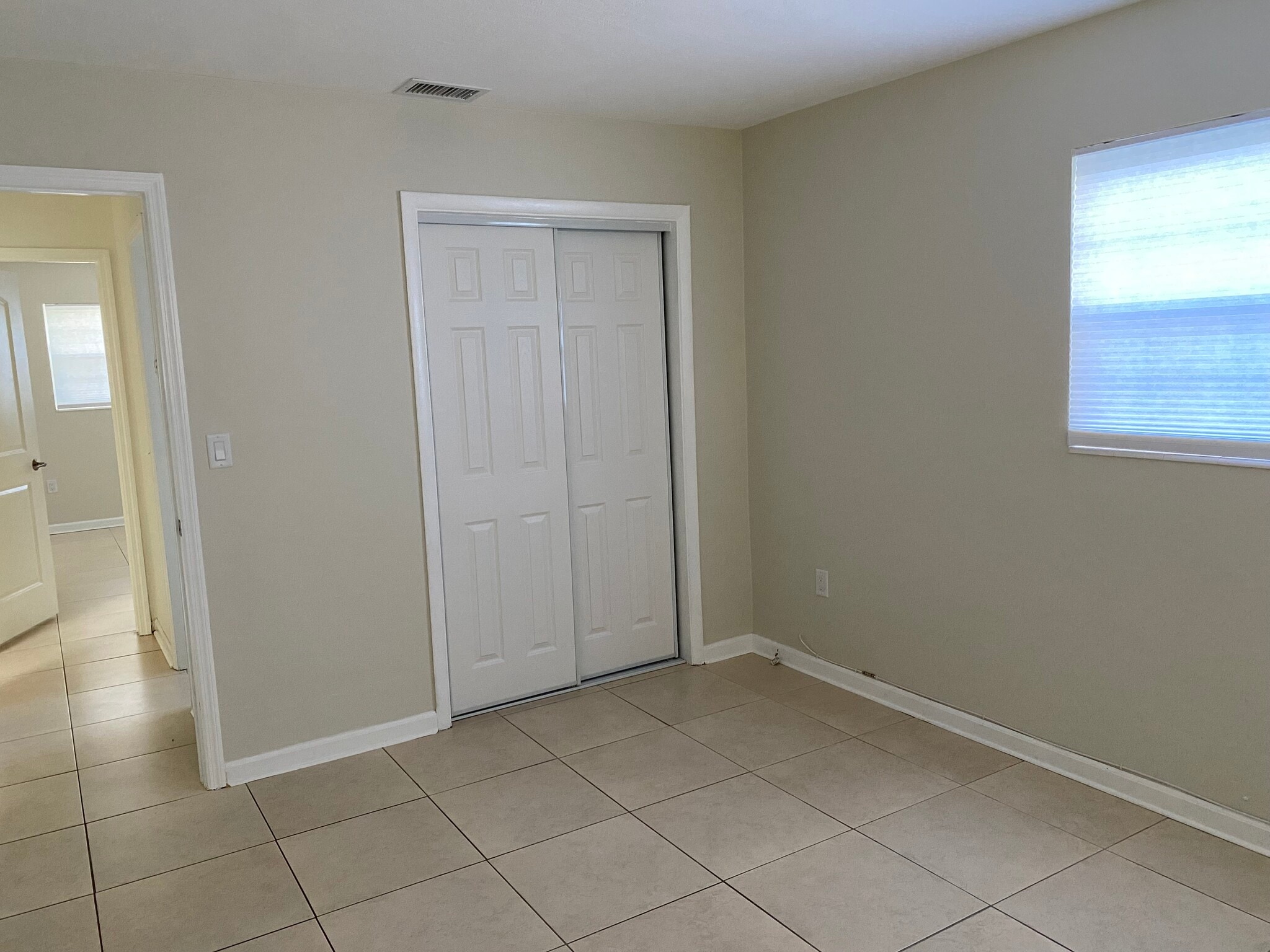 BR Closet - 1729 N 16th Ct