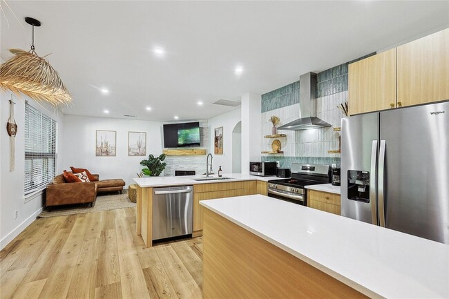 Building Photo - 1088 Pondview Dr