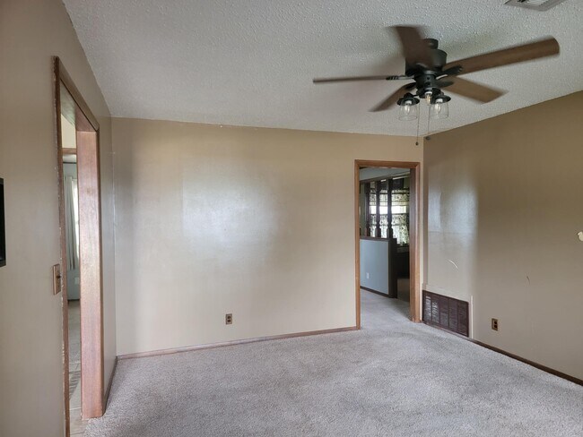 Building Photo - 2307 Quannah Dr