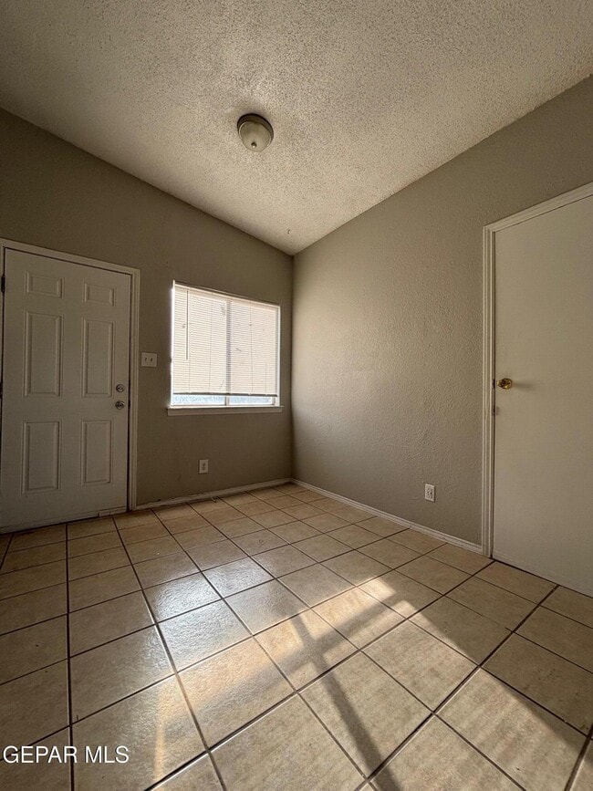 Building Photo - 10840 Obsidian St