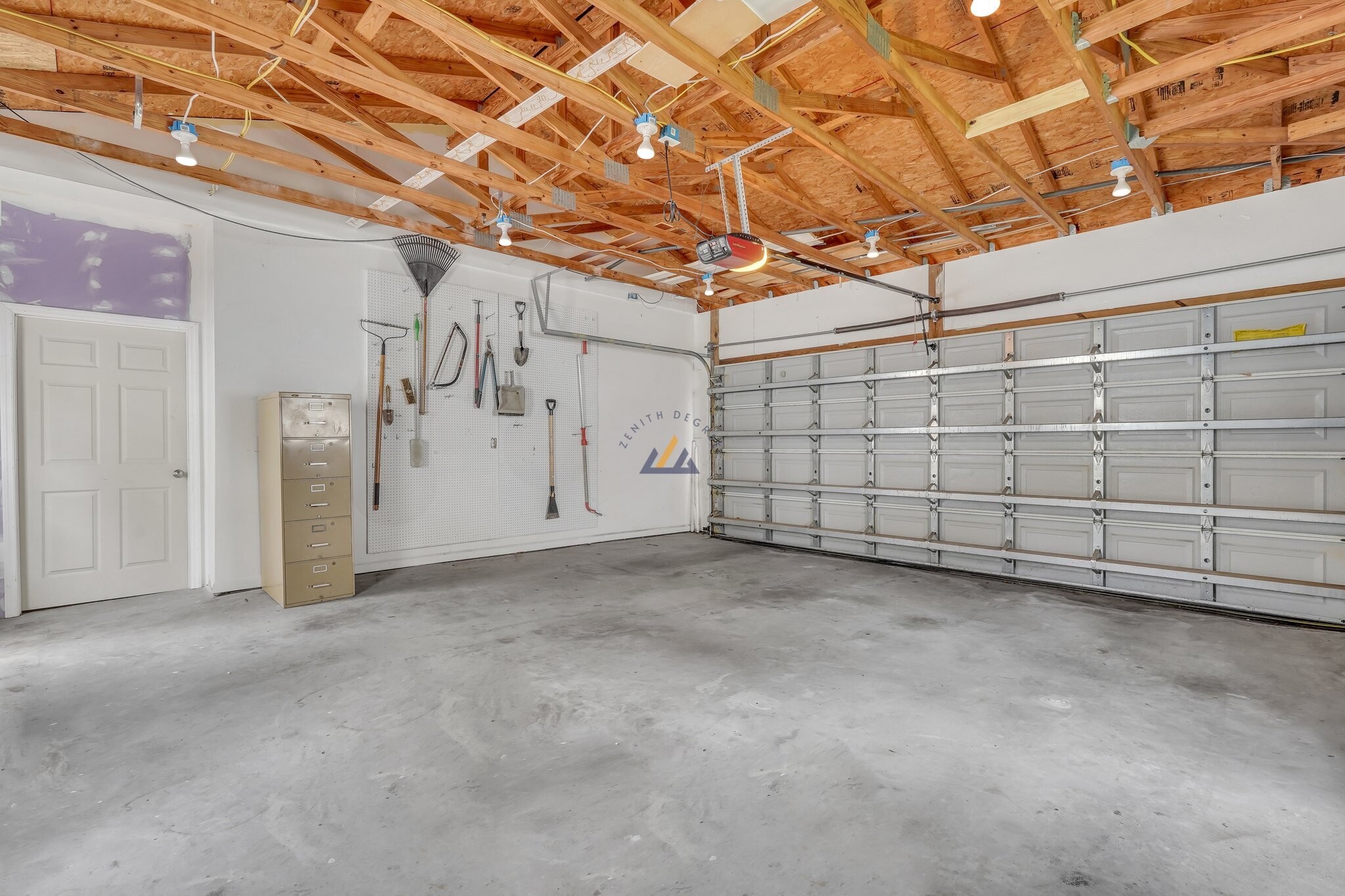 Building Photo - 76 Westbury Park Way