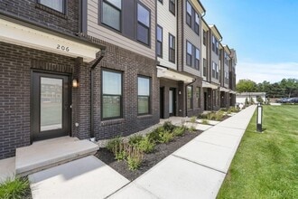 Building Photo - 206 Lyla Ln