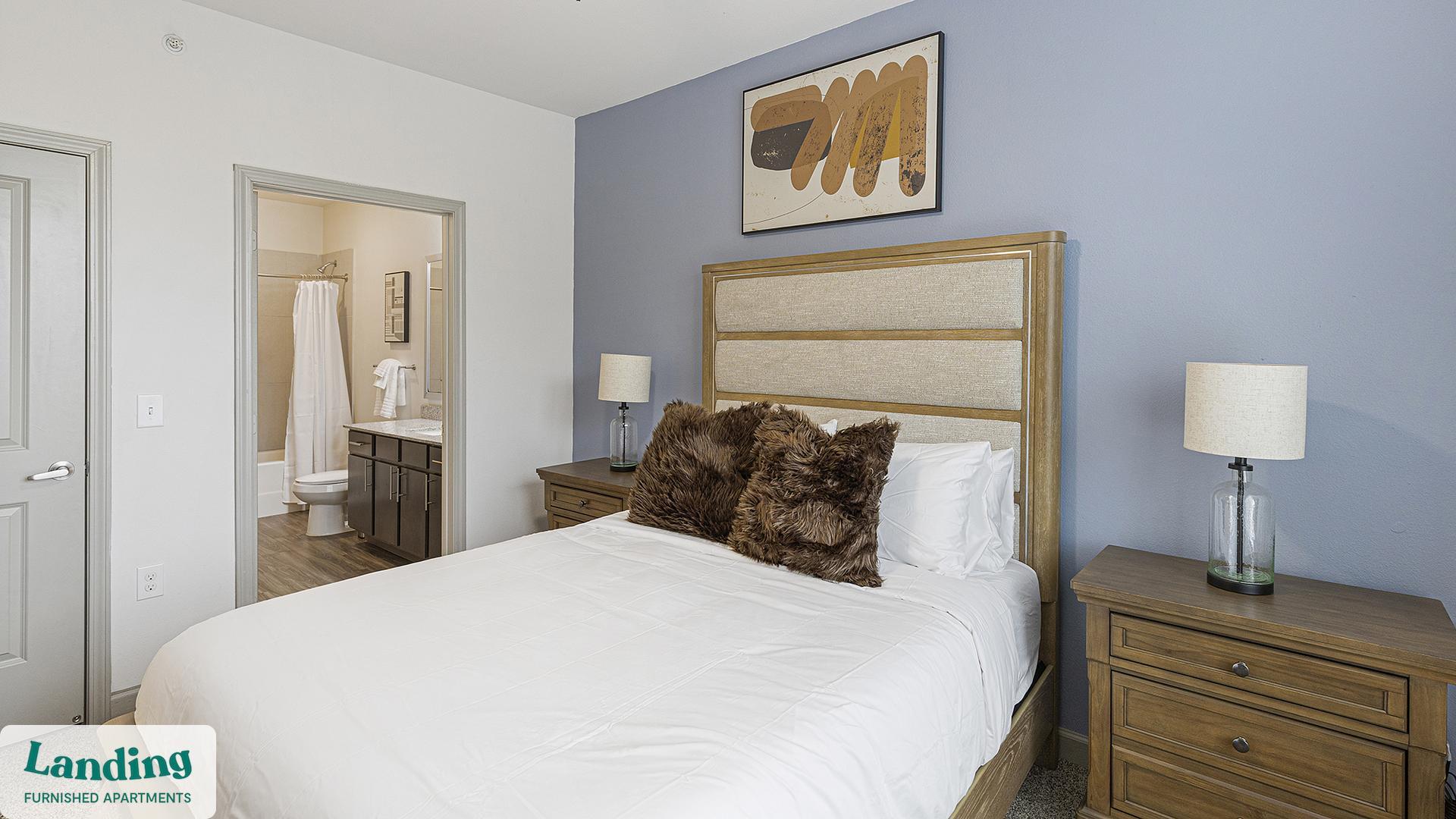 Building Photo - 2800 NE Green Oaks Blvd