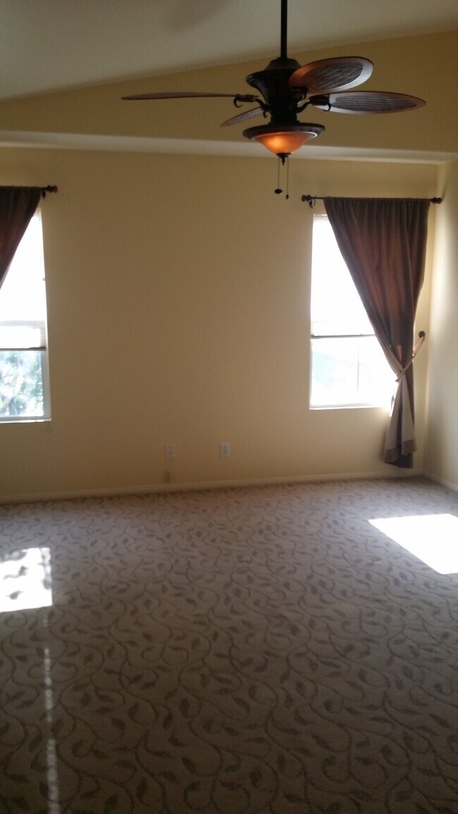 Building Photo - 101 Peppertree Ln