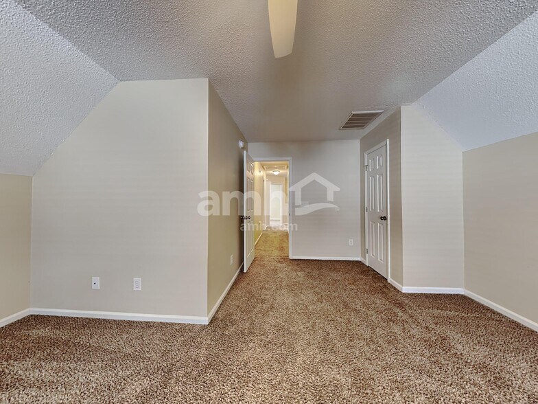 Building Photo - 228 Eagle Ridge Rd