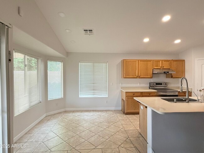 Building Photo - 4762 W Taro Dr