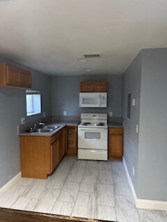 Building Photo - Just minutes away from Fremont St. Experience