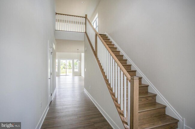 Building Photo - 665 Levering St