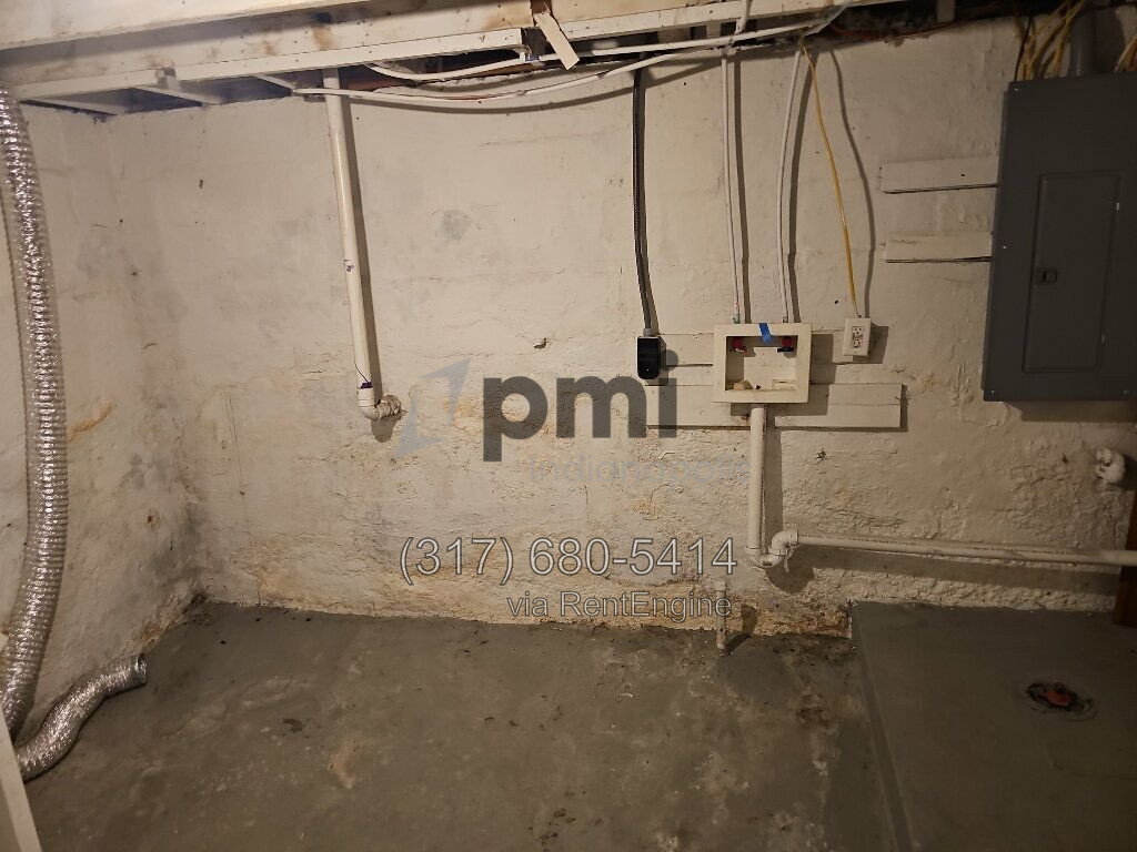 Building Photo - 112 Adler St