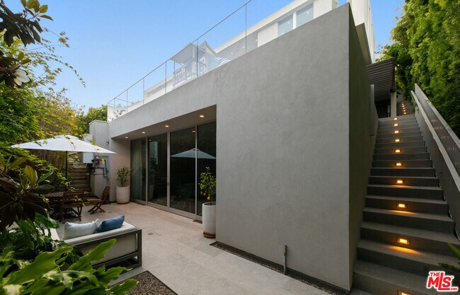 Building Photo - 1638 Casale Rd