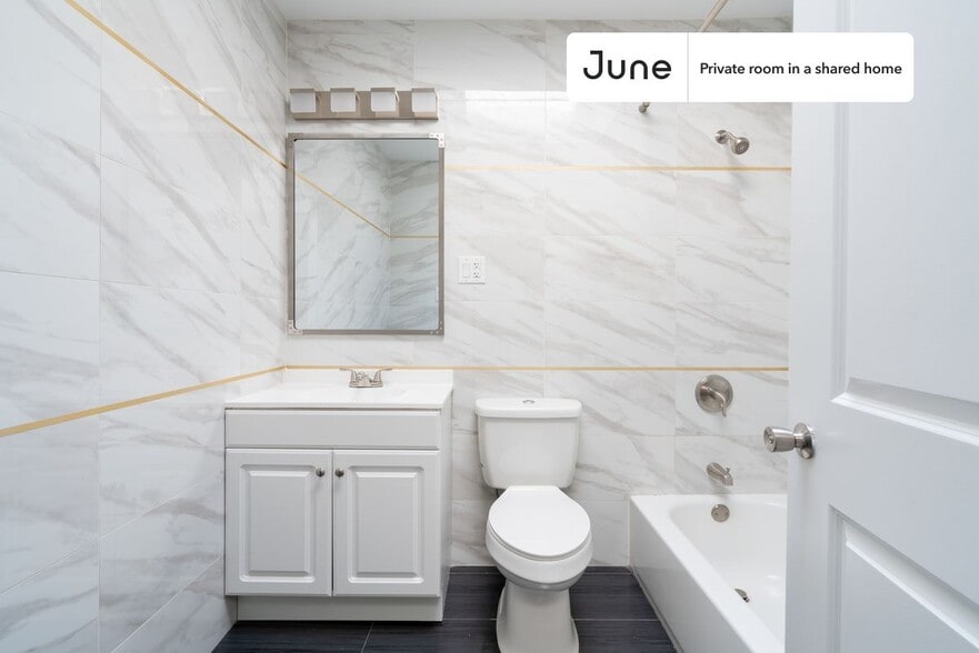 Building Photo - Room in Shared 3 bed/1.5 bath home